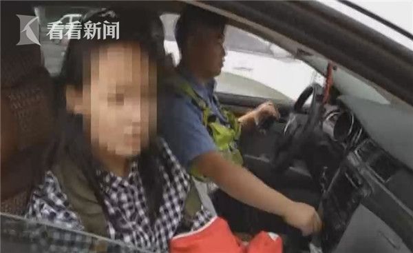 15岁女孩博关注拦警车 问其原因:因为我想唱歌 15岁女孩博关注拦警车 问其原因:因为我想唱歌