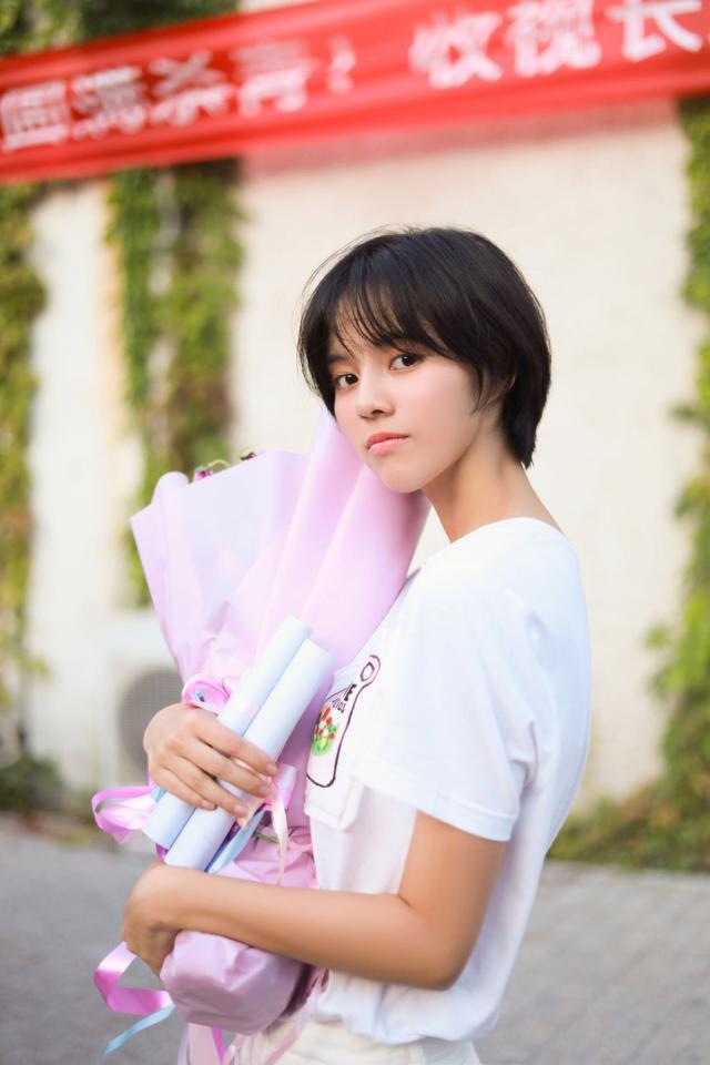 高煜霏《伪钞者》开播 费泽雅开启寻爱之旅(图5) 高煜霏《伪钞者》开播 费泽雅开启寻爱之旅(图5)