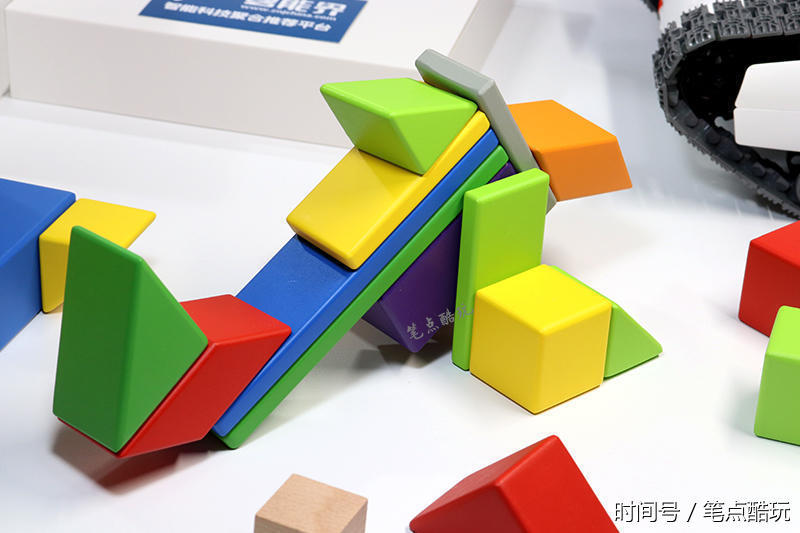 小米最新磁力启蒙玩具,米兔儿童磁力积木上手