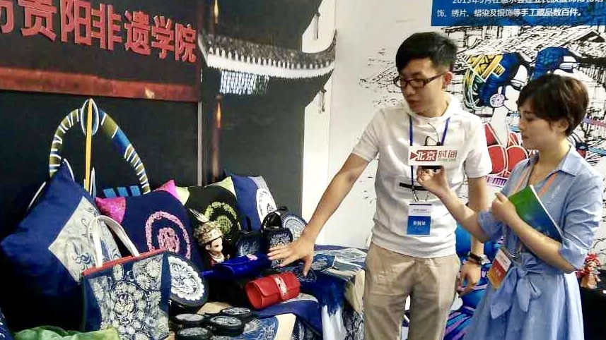 竟在纸上种菜?科技周现场 全是知识点 竟在纸上种菜?科技周现场 全是知识点