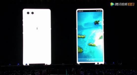 拥有旗舰机应该有的所有配置,坚果R1屏幕业界