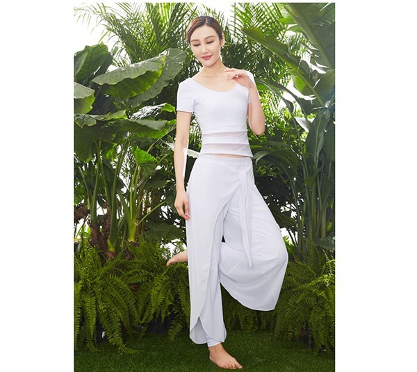 瑜伽服哪个牌子好,怎样选择合适自己用的瑜伽服