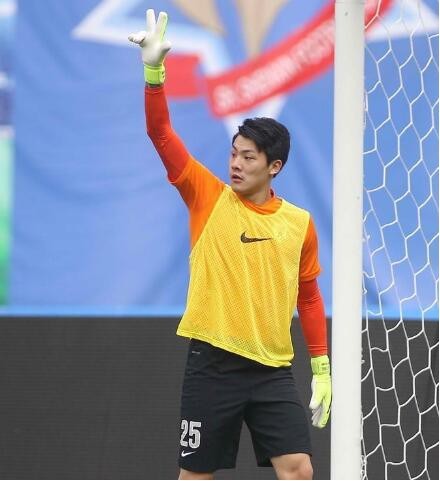 申花重磅新援现身 妖星加盟让王大雷回申花成