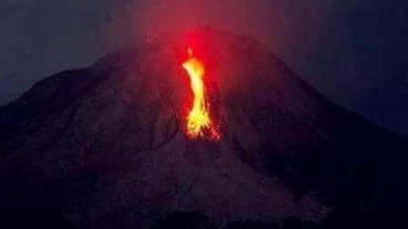 印尼提升火山警戒级别 外交部提醒中游客谨慎前往 印尼提升火山警戒级别 外交部提醒中游客谨慎前往