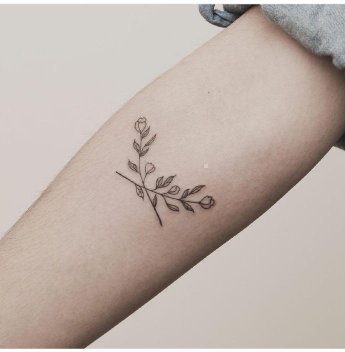 明星身上的纹身多种多样 只有她的最显尴尬