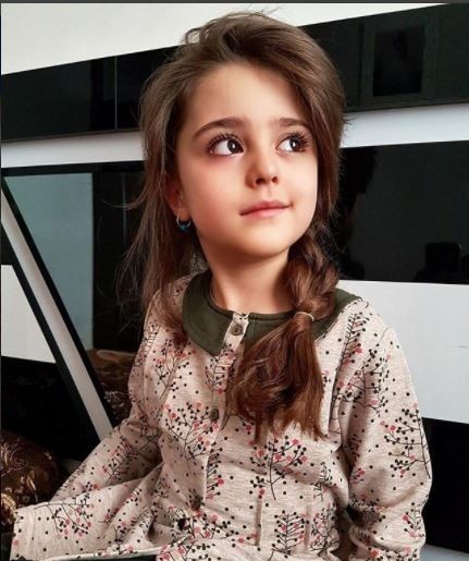 女儿太美走路都能收到花 父亲辞职做贴身保镖 人物 热图1 女儿太美走路都能收到花 父亲辞职做贴身保镖 人物 热图1