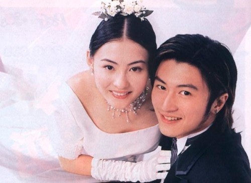 『张柏芝、谢霆锋：女方为要孩子抚养权放弃财产』张柏芝经纪公司新亚洲娱乐2011年8月发表锋芝夫妇离婚声明，声明中主要明确了两人将共同拥有儿子Lucas和Quintus的抚养权，但是对于抚养细节以及两人财产分配等问题没有透露内详。据港媒爆料，张柏芝为与儿子共同生活，放弃了要一半身家的要求。（资料来源：南方都市报）