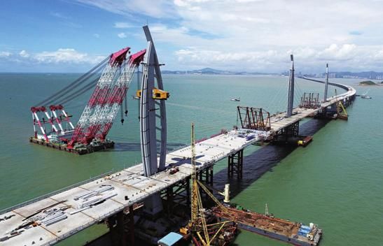 港珠澳大桥,全球唯一的深埋沉管隧道,总耗资1