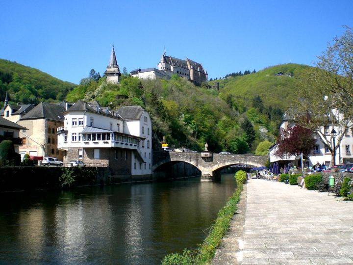 这个国家只有58万人口,人均GDP却达到700万