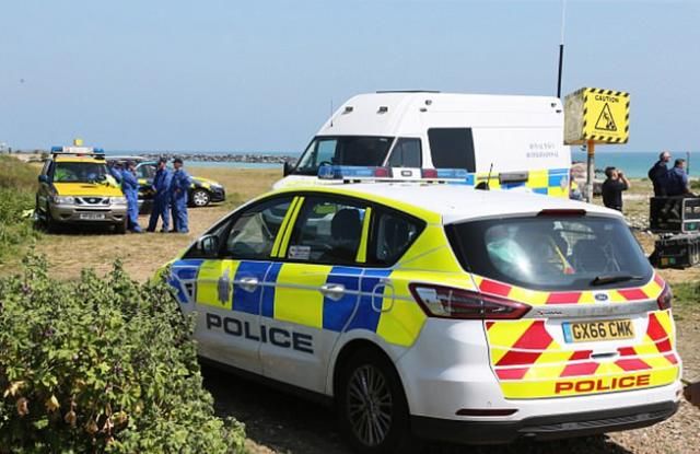 英国皇家海军炸弹队进行出击!引爆2200磅纳粹