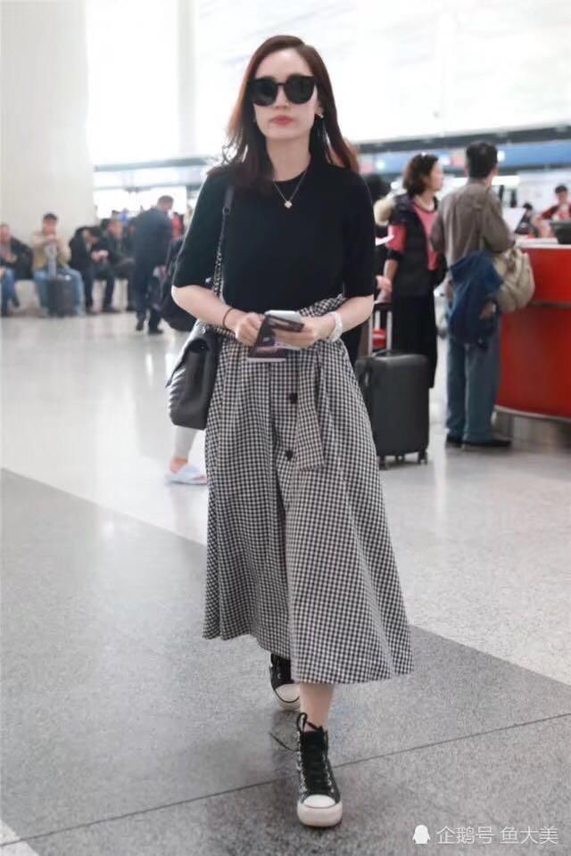 骂完范冰冰之后马蓉现身北京机场,网友:目标已