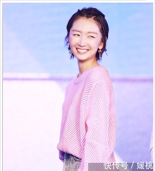 39岁陈乔恩穿同款毛衣撞上26岁周冬雨,网友美