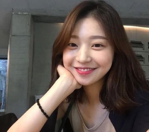 今年最流行瘦脸又减龄的齐肩发烫发发型