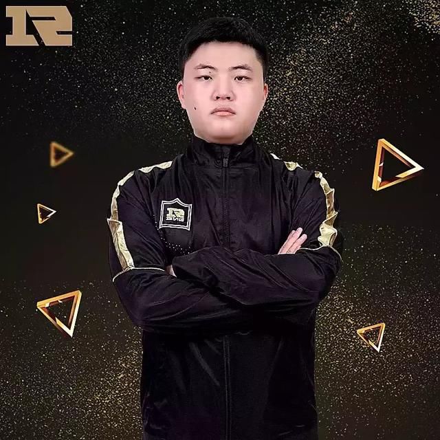 LPL官方推出冠军外套,网友:想要,但贫穷限制了