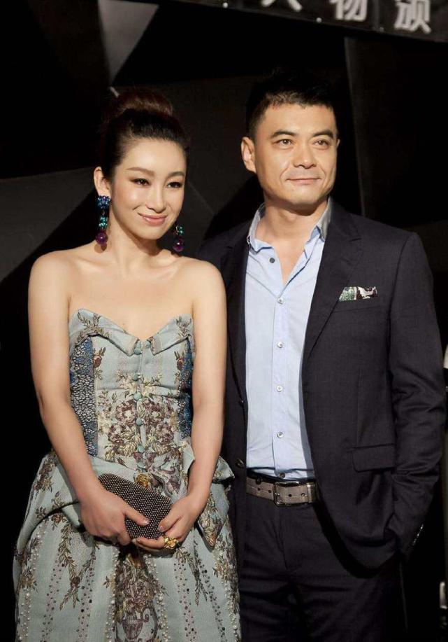 她捧红丈夫,10年婚姻却被离婚!前夫娶小8岁影后,她却无人敢娶