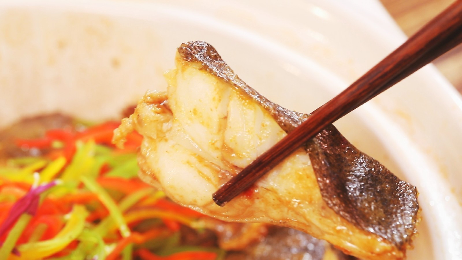 《养生厨房》今日菜谱“砂锅生焖多宝鱼”