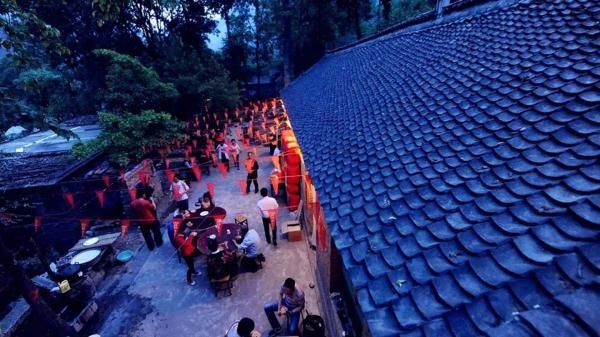 3万彩礼娶媳妇女方添钱买车 山东日照网友:普