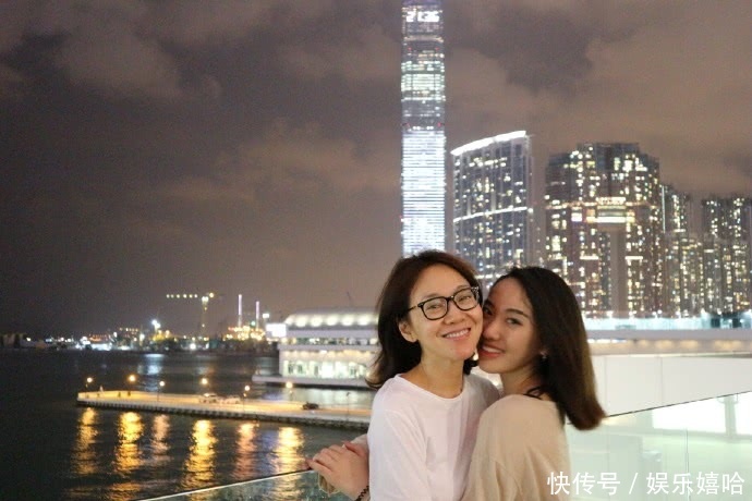 46岁闫妮风韵不减 女儿邹元清系中戏校花 闫妮