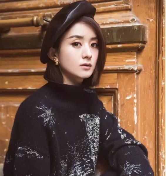 赵丽颖和李小璐同戴贝雷帽,网友:这大概就是明