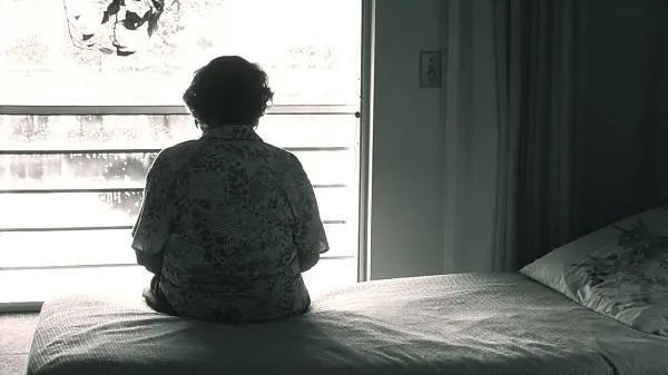 益阳老人跳江背后：以养老之名，行圈钱之事