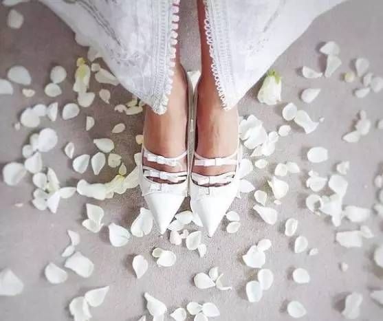 没有脚后跟,穿不住高跟鞋?这些方法让高跟鞋狂