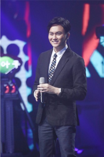 《我想和你唱》张智霖现场撒狗粮 隔空表白袁