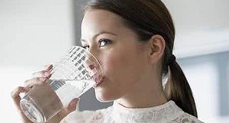 三伏天热,人体出汗量加大,这4件事最好少做,很