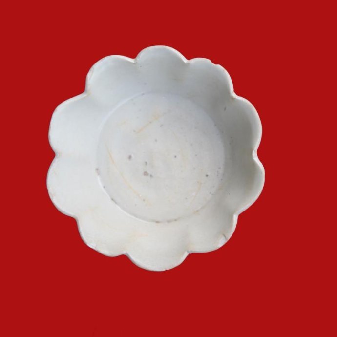 北宋定窑影青釉莲花小洗