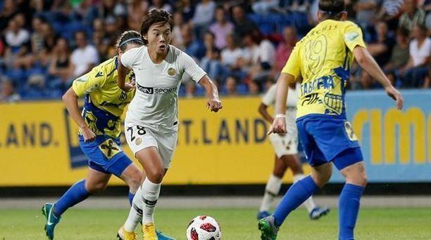 中国骄傲! 王霜欧冠首秀便包揽所有定位球, 送