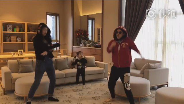 汪峰大女儿熙熙才 13 岁,竟比章子怡还要高!汪