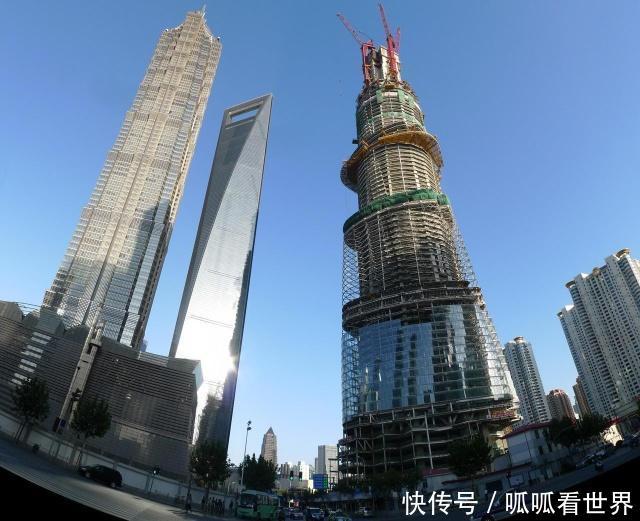 中国第一高楼为632米,它底部的承重有多厉害?