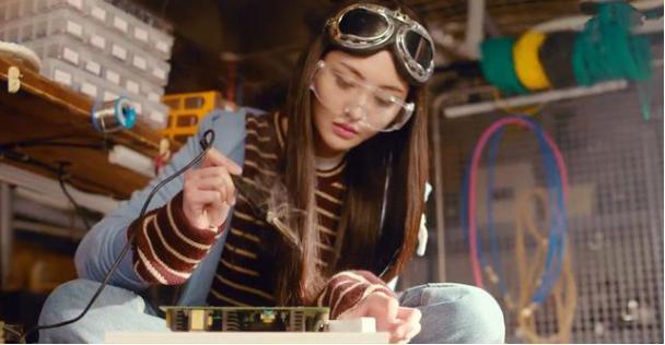 郑爽《我的保姆手册》剧情太沙雕,网友:颜值是