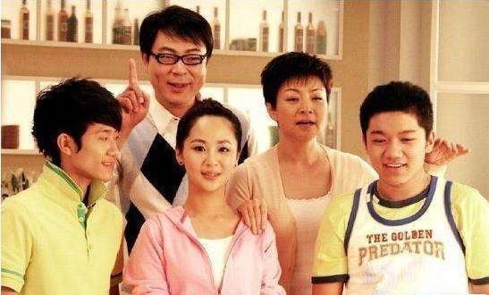 杨紫几天前秀恩爱,忽然分手,张一山回应,脑补5