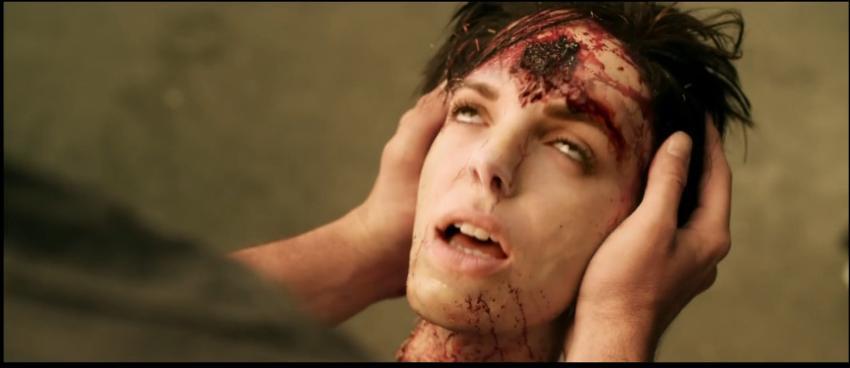 起初想跟女友甜蜜一番的他 确遭到了女票的厌恶 而后男主角出门上班