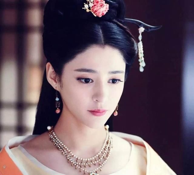 十八岁才女出对联招亲,却被八旬老翁对出绝对