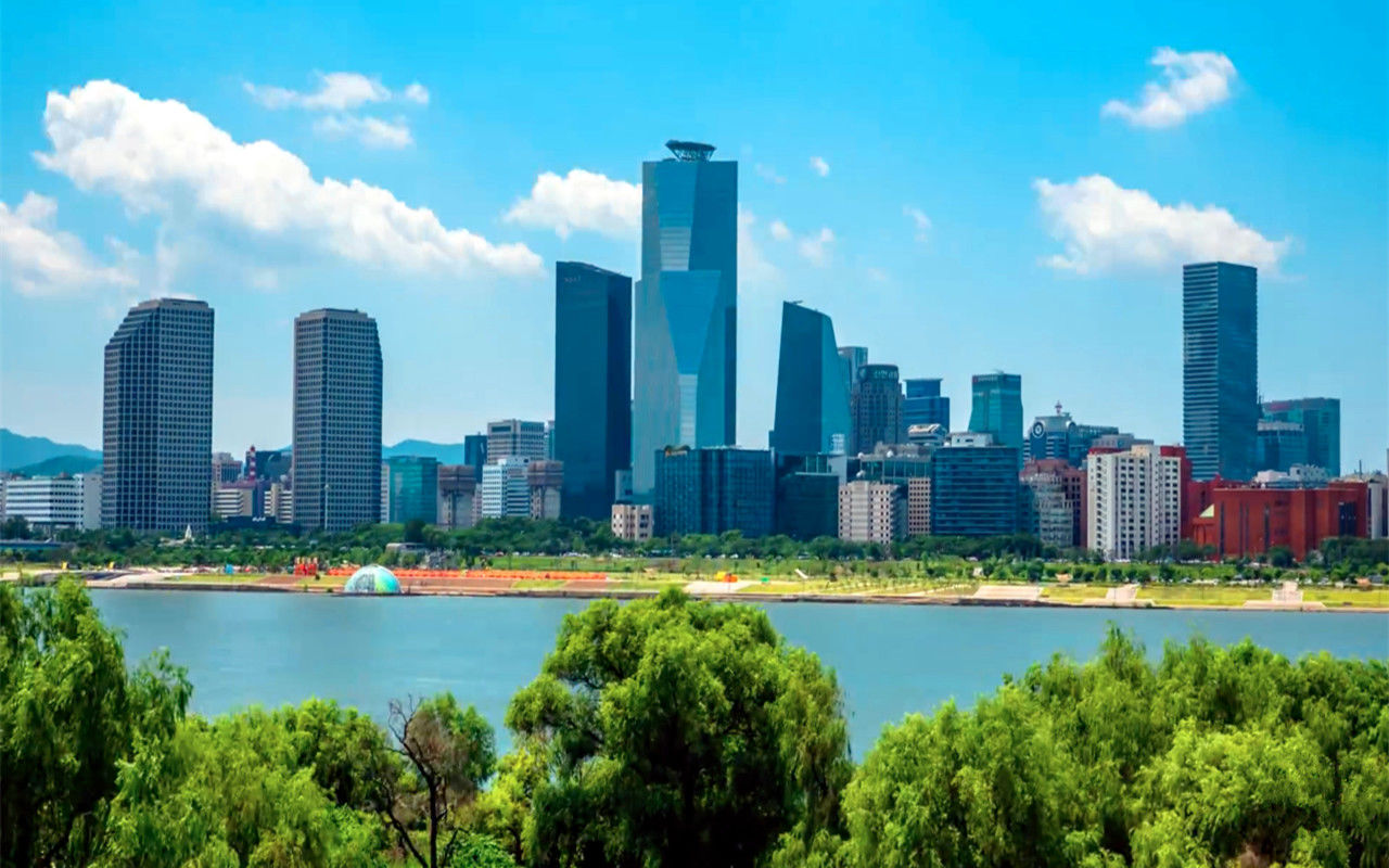 韩国第一大城市,经济发达人口超千万,和深圳广