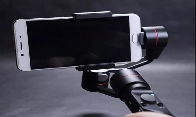 抖音被后的摄影设备,竟如此强大,是贫穷限制我