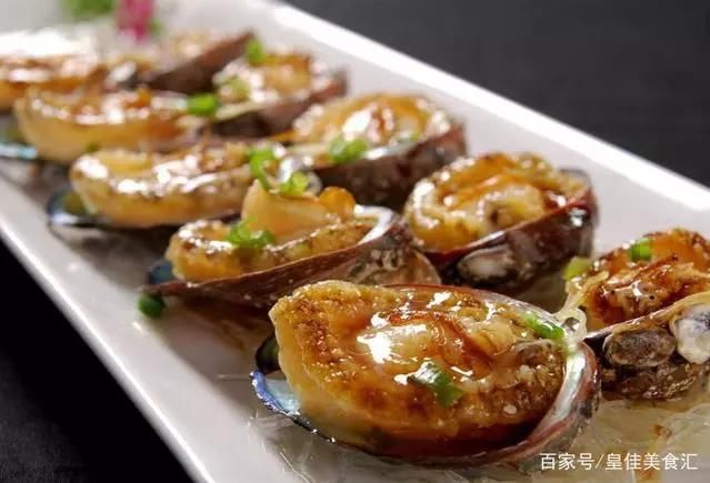 人生第一次去吃鲍鱼,服务员问我要几头的,我却