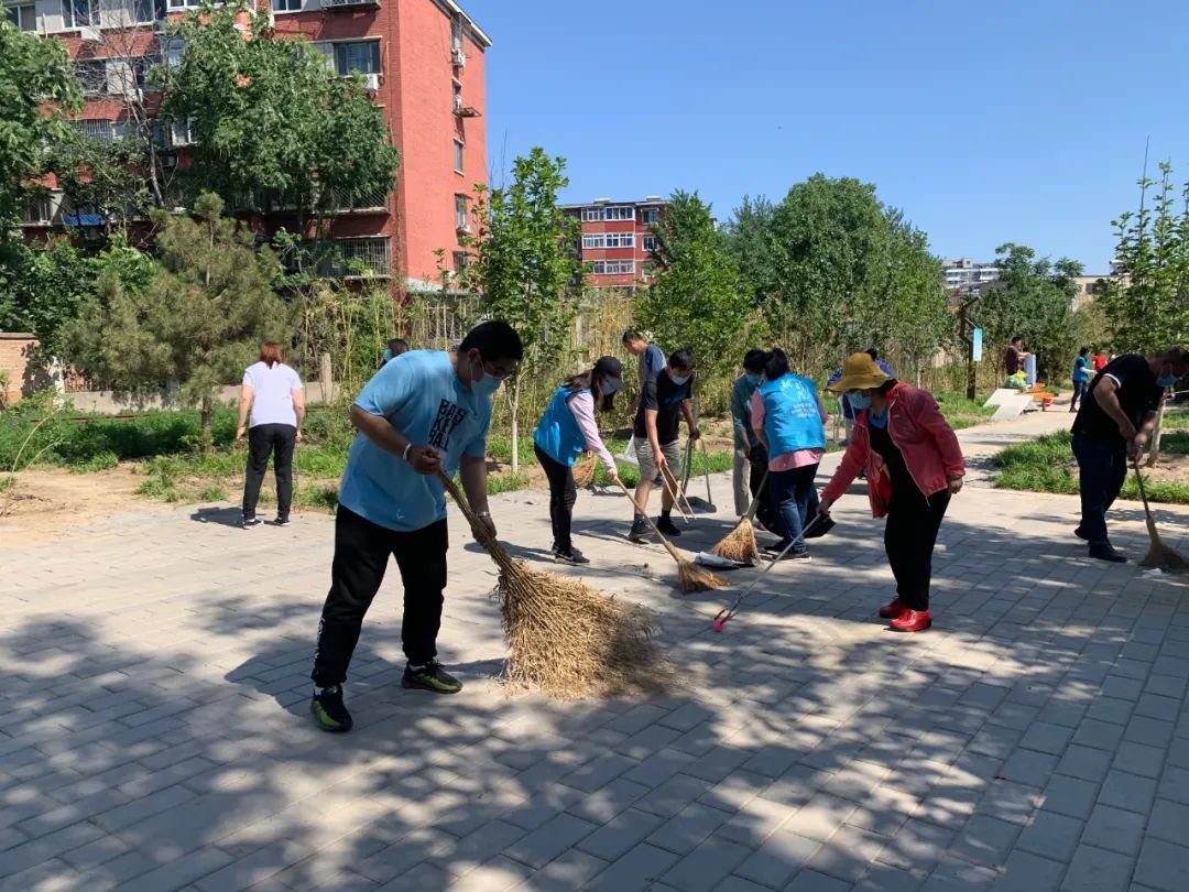 干干净净过夏天 长辛店街道开展周末卫生清扫