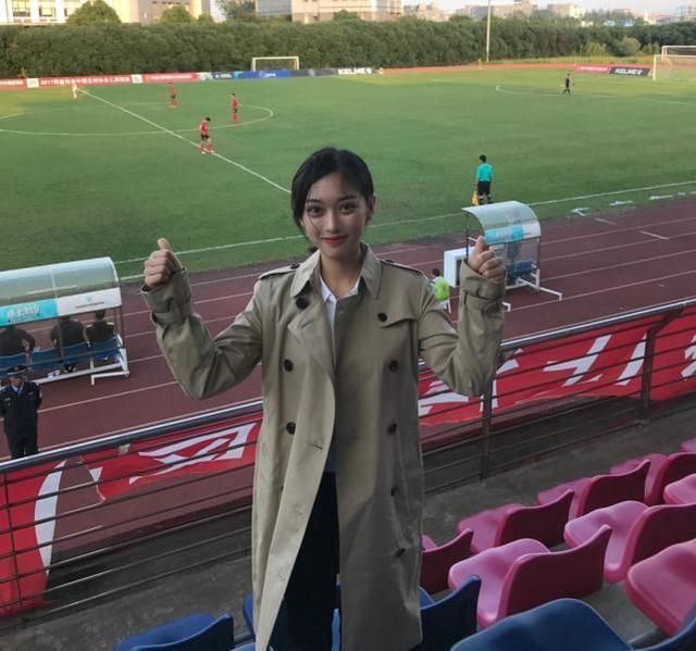 中乙美女老板豪言:19年球队必须冲甲 不行就买