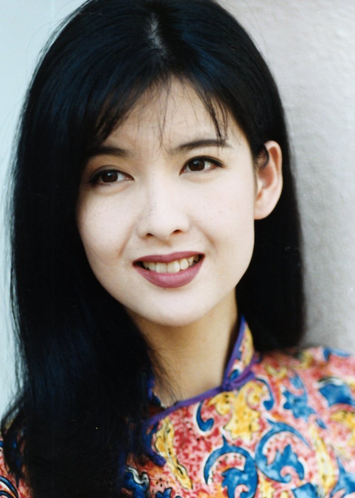 周慧明，第一代“玉女”掌门人，生于香港，籍贯广东中山，是1990年代于香港乐坛当红的女歌手。