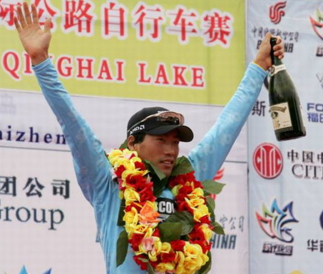 2010年，中国自行车名将李富玉因为药检中被检出合成代谢类固醇呈阳性，遭到禁赛。同年八月，中国自行车权威机构已确认这位“中国车王”的B瓶样本也为阳性。最终李富玉未能通过药检已经得到确认。