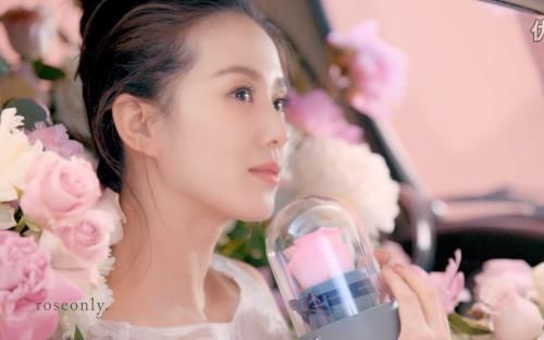 刘诗诗十几岁跳芭蕾舞照片曝光,天鹅颈细长腿