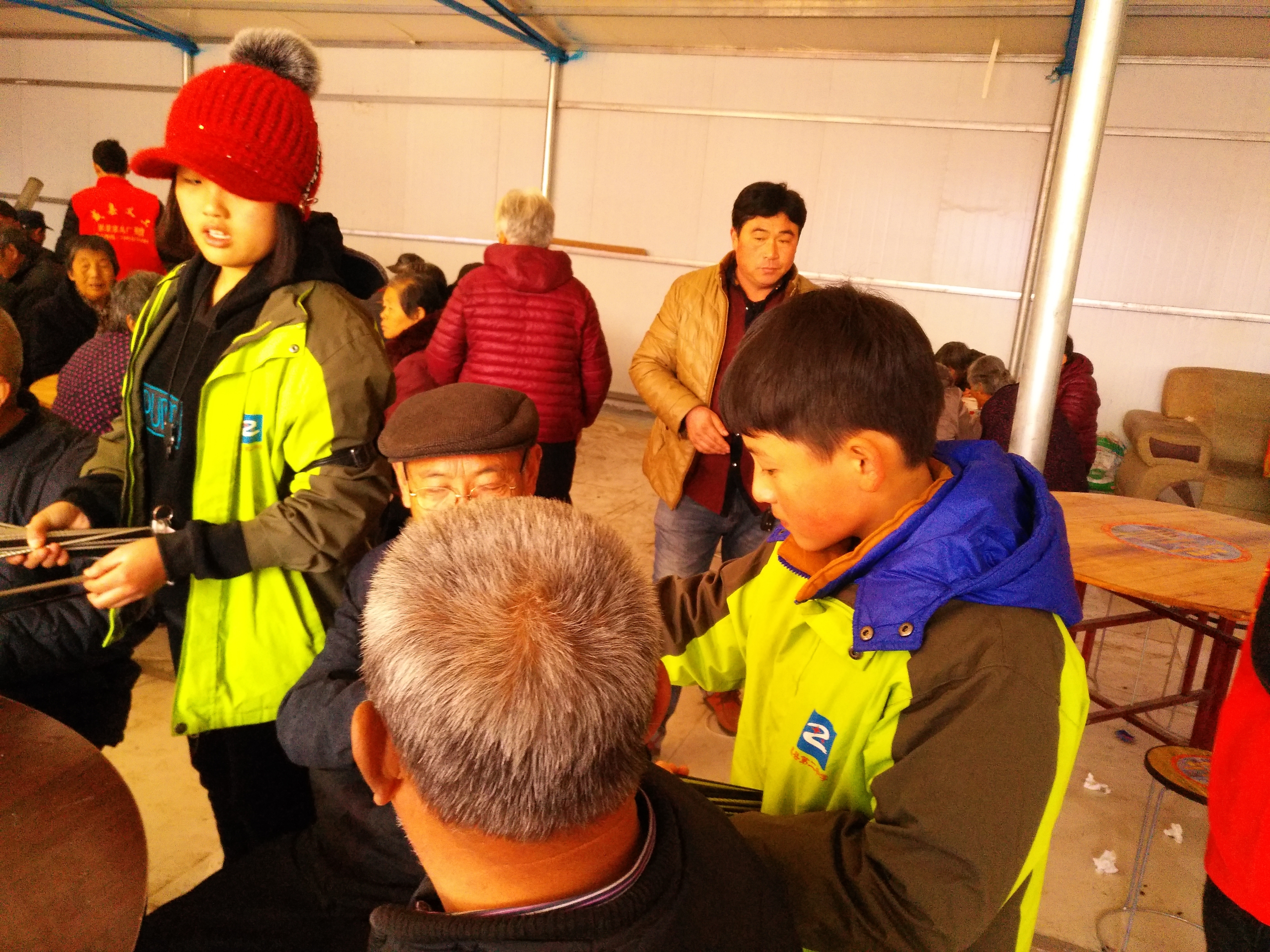 邢台威县让孝亲敬老从娃娃们做起--小义工们孝