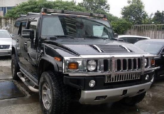 27岁成山西首富,200辆豪车迎娶一线女星,离婚