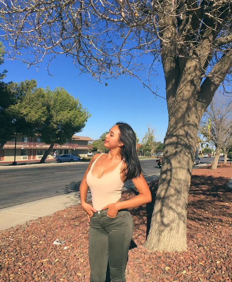 丰乳肥臀堪比卡戴珊。