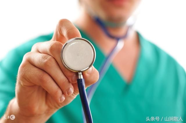 为什么去医院看病检查费用那么贵?医生看病的