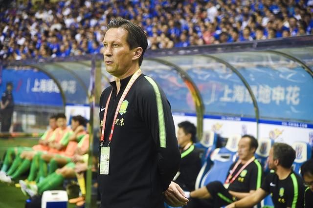 国安主帅赛后谈韦世豪乌龙:乌龙球很不幸,希望