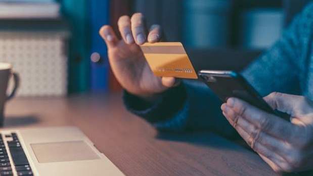 “无需利息!无需抵押!马上到账!”不能让“校园贷”变成“青春债” “无需利息!无需抵押!马上到账!”不能让“校园贷”变成“青春债”