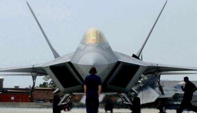 各国隐身机正面照谁最霸气?中国歼20太科幻,简